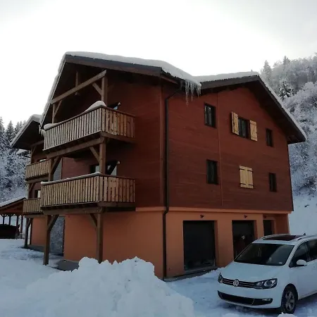 Carline Apartment